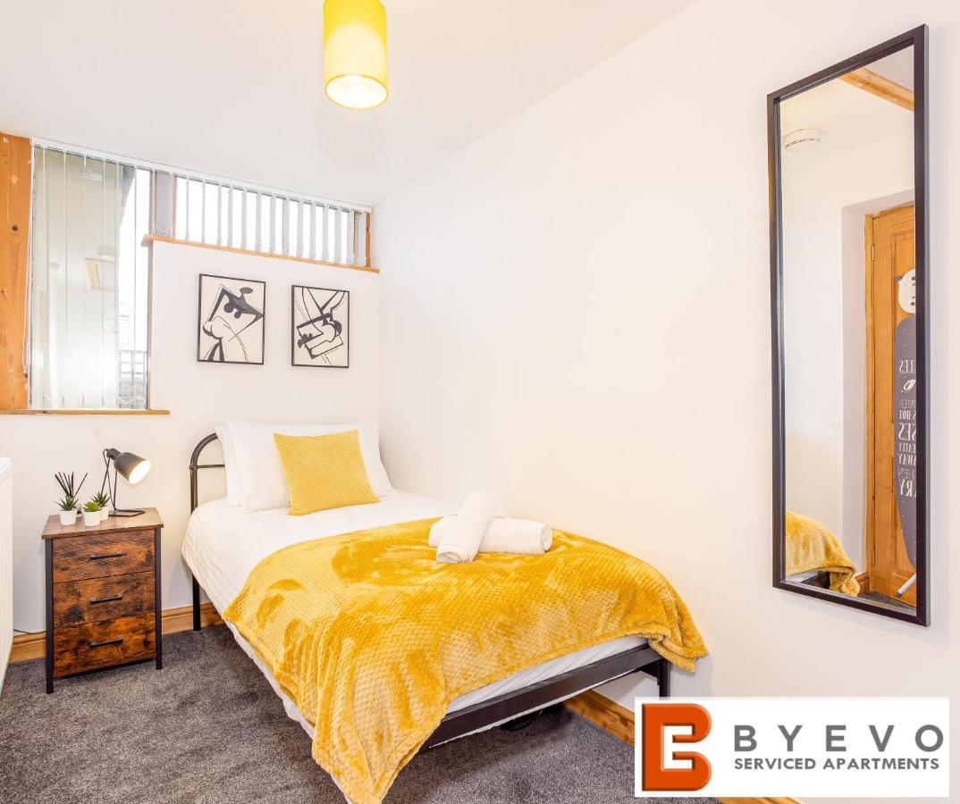 Byevo Oswestry Barn - Quirky Romantic Retreat Or Cosy Contractor Base Exterior foto